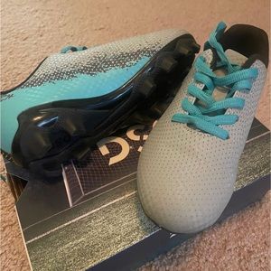 ⚽️ Soccer Cleats - Size 12K